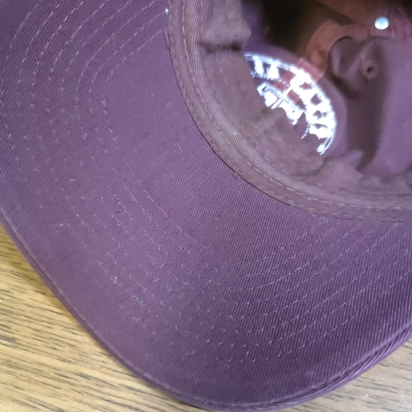 X AUC - 0122 - Thrifted Adjustable Burgundy Texas A&M Aggies Hat - GWOSLOO.22 - Picture 8 of 10